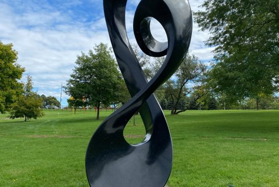 overture by jeremy guy overture, steel sculpture resembling a treble clef